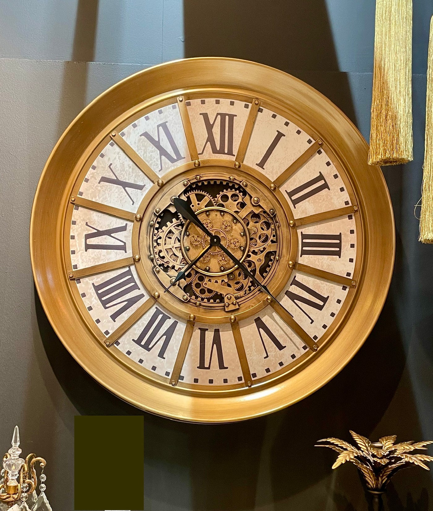 100 cm Wanduhr Zahnrad Zählwerk Animation gold Vintage weiss beige