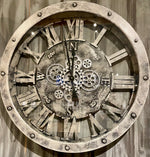 Lade das Bild in den Galerie-Viewer, 80 cm KOMPASS Wanduhr mit Zahnrad beige grau
