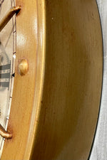 Lade das Bild in den Galerie-Viewer, 60 cm Vintage gold RIO Wanduhr mit Animation Zählwerk Zahnrad
