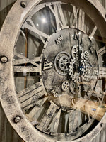 Lade das Bild in den Galerie-Viewer, 80 cm KOMPASS Wanduhr mit Zahnrad beige grau
