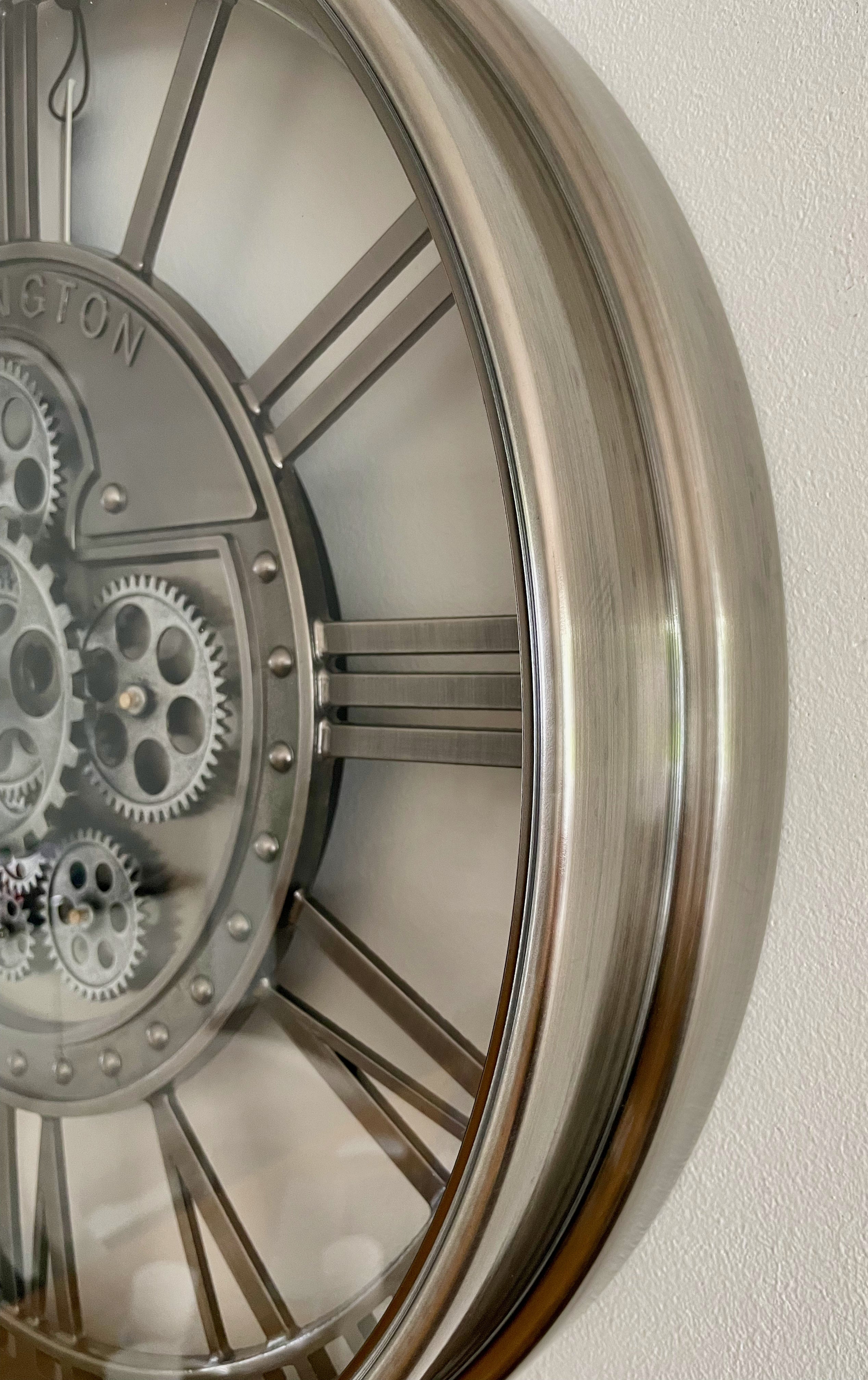 KENSINGTON 55 cm Wanduhr Zahnrad Zählwerk Animation silber grau.